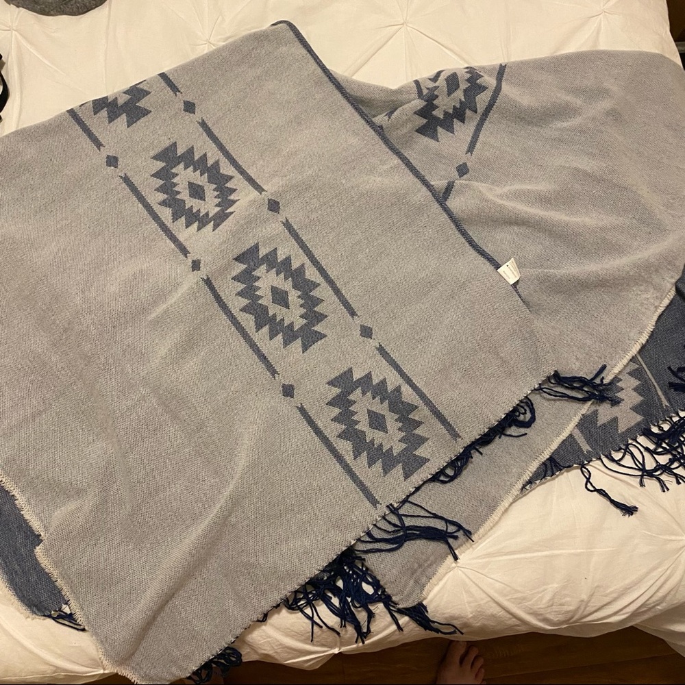 Reversible pancho - Picture 3 of 6